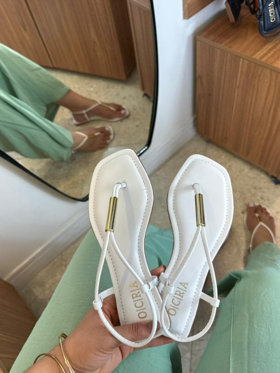 Sandália rasteira fechada — 3